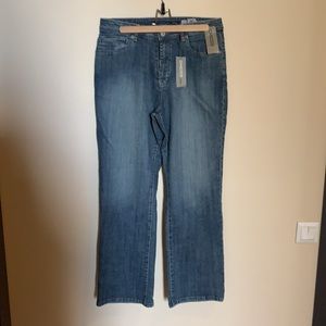 NWT Chico’s Platinum jeans